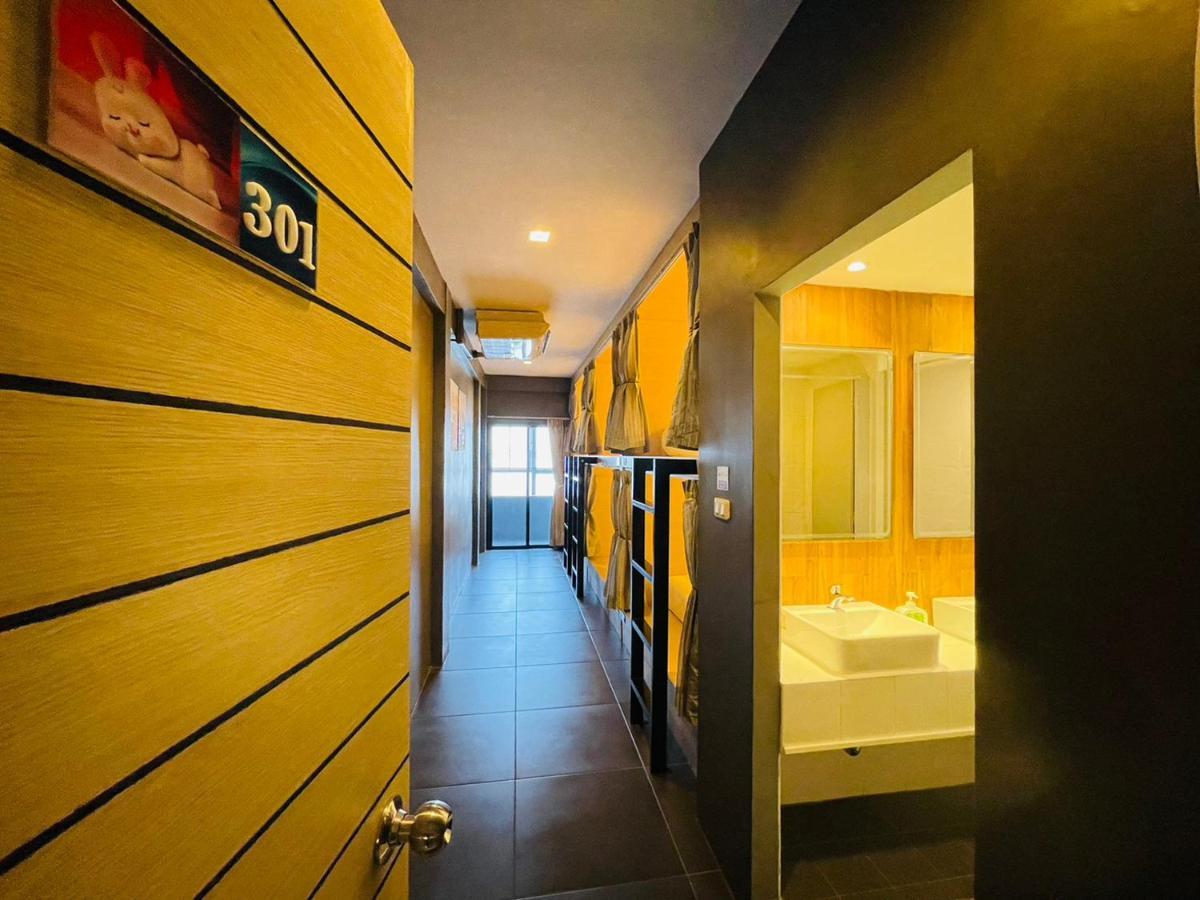 Auberge de jeunesse Rabbitel Phuket Extérieur photo