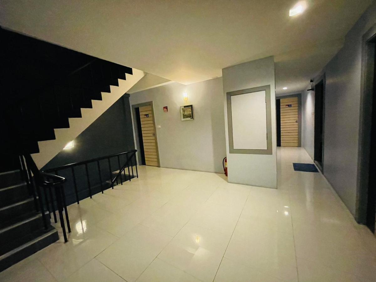 Auberge de jeunesse Rabbitel Phuket Extérieur photo