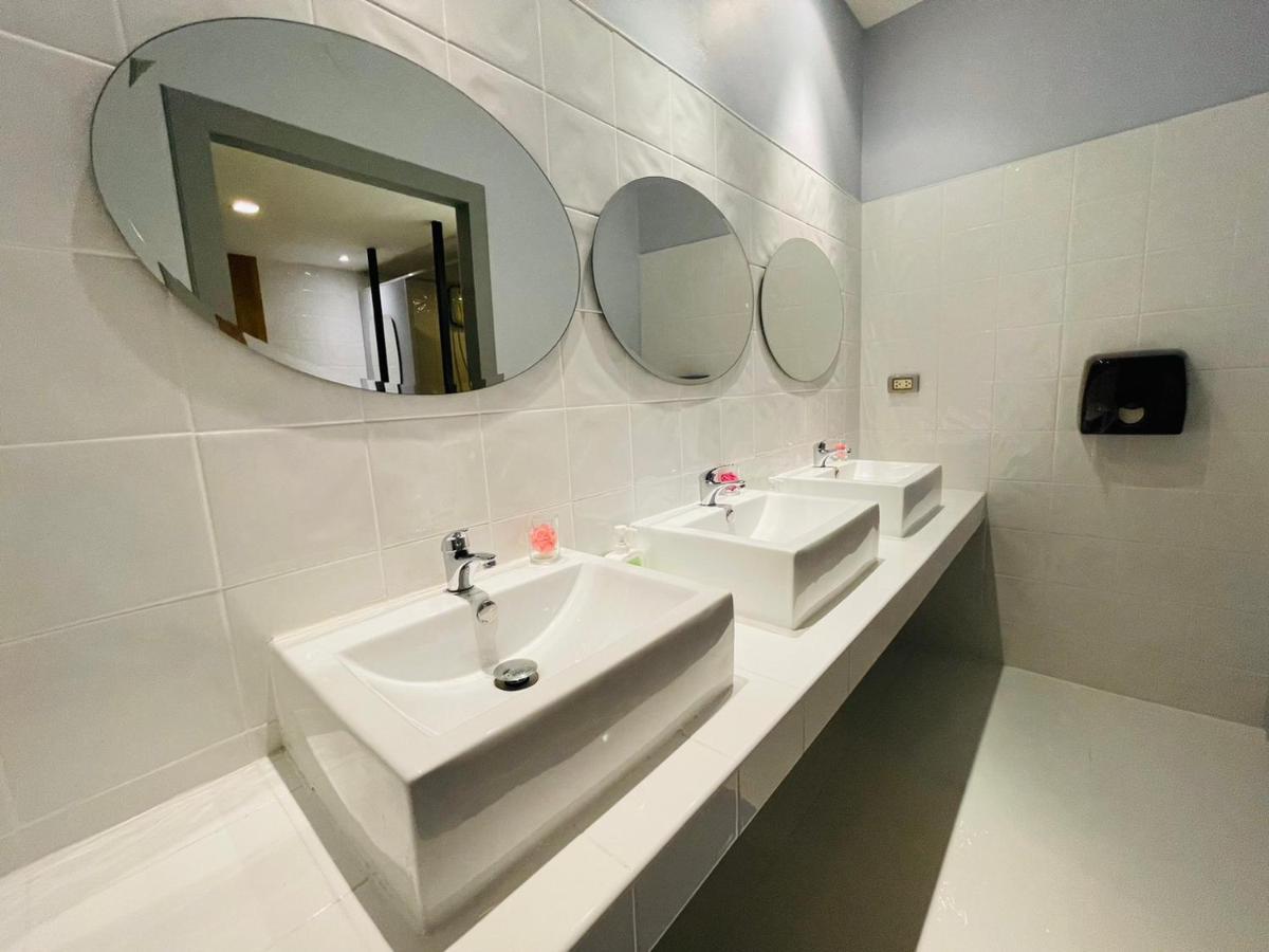Auberge de jeunesse Rabbitel Phuket Extérieur photo