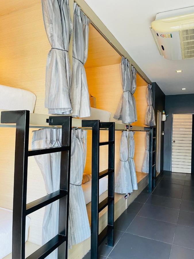 Auberge de jeunesse Rabbitel Phuket Extérieur photo