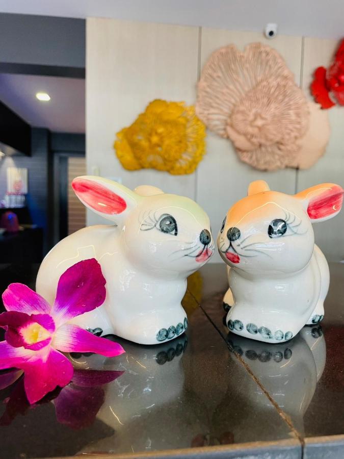 Auberge de jeunesse Rabbitel Phuket Extérieur photo